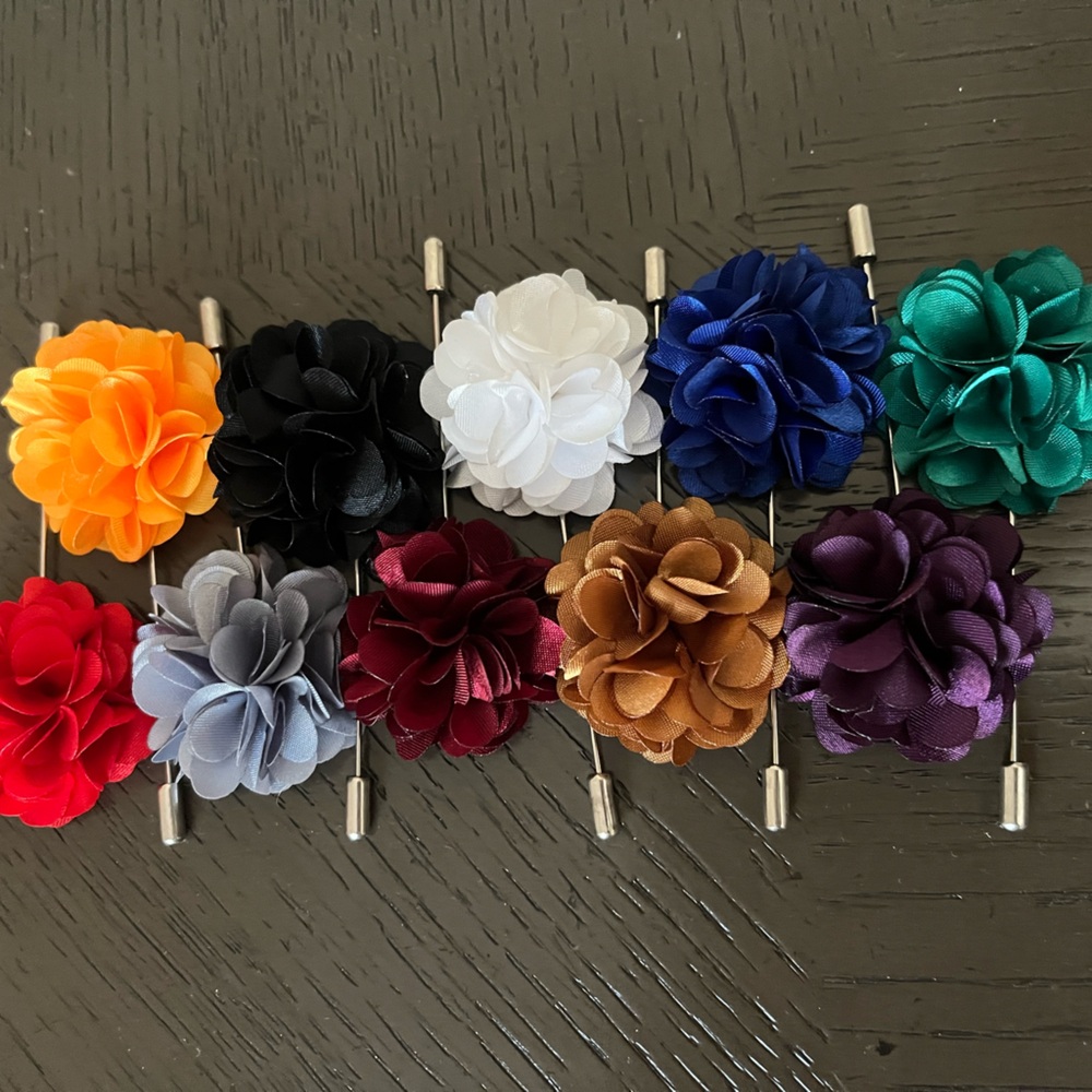 Kids lapel pin set